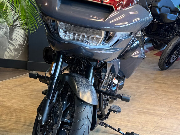 2026 Harley-Davidson CVO Road Glide ST, серый, 6500000 рублей - вид 19