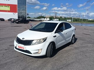 2013 Kia Rio 4-speed III, белый, 600000 рублей, вид 1
