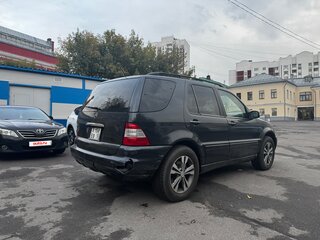 2001 Mercedes-Benz M-Класс 500 I (W163) Рестайлинг, синий, 720000 рублей, вид 4