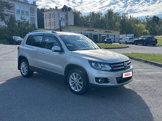 2011 Volkswagen Tiguan I Рестайлинг, серебристый, 1300000 рублей, вид 3