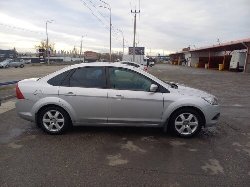 2008 Ford Focus II Рестайлинг, серебристый, 680000 рублей - вид 3