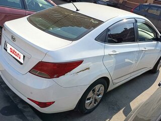 2016 Hyundai Solaris I Рестайлинг, белый, 650000 рублей, вид 3