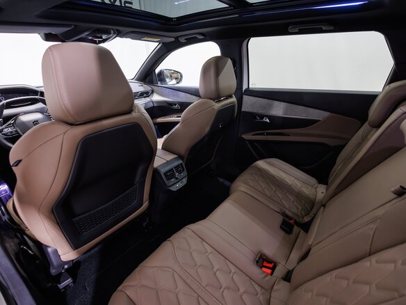 2024 Peugeot 5008 II Рестайлинг, белый, 4534000 рублей - вид 27
