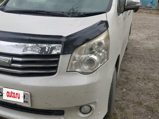 2013 Toyota Noah II (R70), белый, 1450000 рублей, вид 4