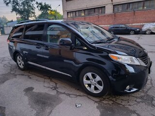 2011 Toyota Sienna III, чёрный, 1730000 рублей, вид 2