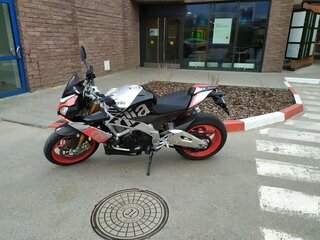 2016 Aprilia Tuono V4, чёрный, 1100000 рублей, вид 2