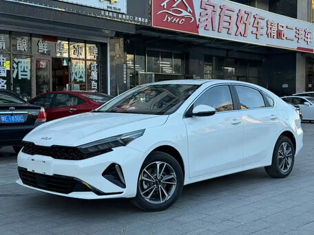 2024 Kia K3 II (China Market) Рестайлинг, белый, 1850777 рублей, вид 1