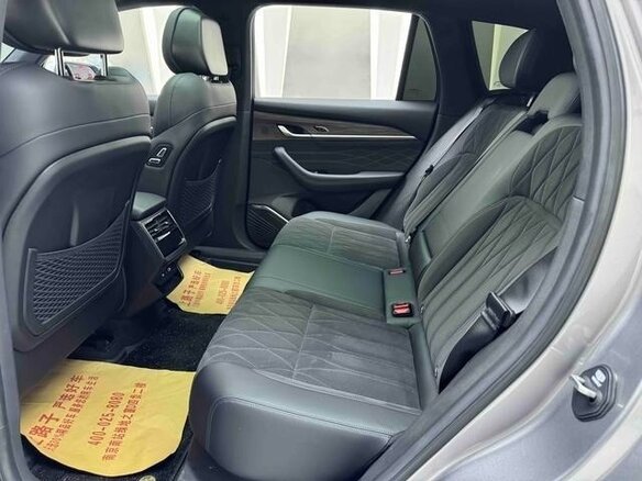 2025 Geely Monjaro (Xingyue L) I Рестайлинг (China Market), серебристый, 3260999 рублей - вид 16
