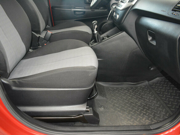 2015 Kia Venga 5-speed I Рестайлинг, красный, 895000 рублей - вид 22