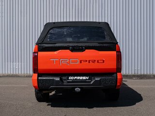 2023 Toyota Tundra CrewMax III, красный, 8599000 рублей, вид 4