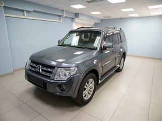 2013 Mitsubishi Pajero IV Рестайлинг 1, серый, 1799000 рублей, вид 2