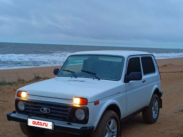 2013 Lada (ВАЗ) 2121 (4x4) I Рестайлинг, белый, 480000 рублей