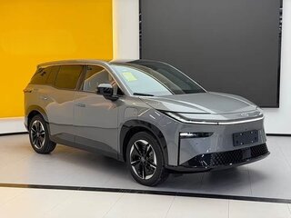 2025 Toyota bZ3X 50 kWh, серебристый, 3300000 рублей, вид 1