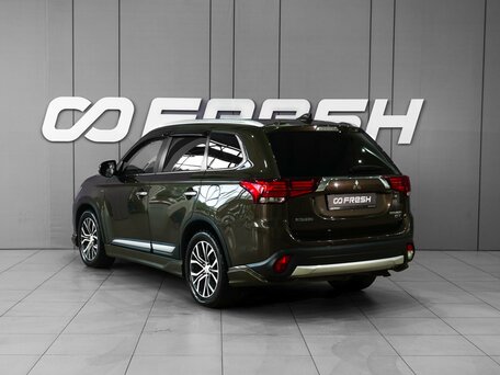 2017 Mitsubishi Outlander III Рестайлинг 2, коричневый, 2368000 рублей, вид 2