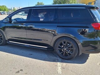 2018 Kia Carnival III, чёрный, 2700000 рублей, вид 2