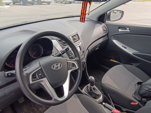 2013 Hyundai Solaris I, белый, 950000 рублей - вид 8