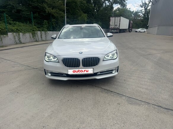 2013 BMW 7 серии Long 740Li xDrive V (F01/F02/F04) Рестайлинг, белый, 2050000 рублей - вид 2