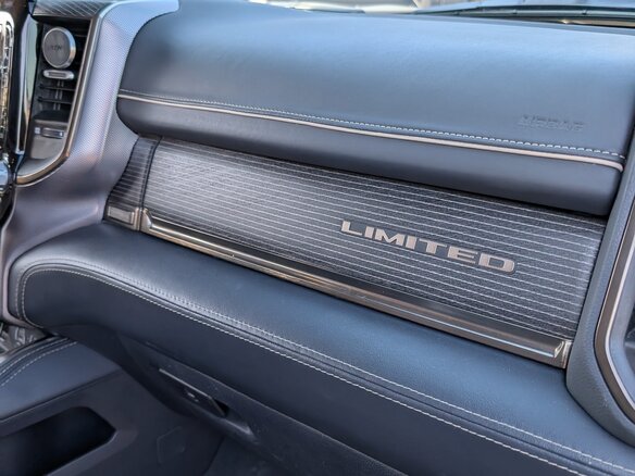 2021 Ram 1500 Crew Cab V, серый, 7500000 рублей - вид 9