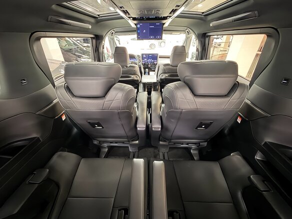 2025 Toyota Alphard IV, чёрный, 13499000 рублей - вид 34