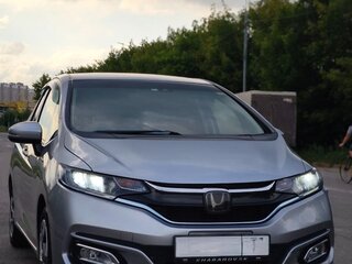 2018 Honda Fit III Рестайлинг, серый, 1350000 рублей, вид 3