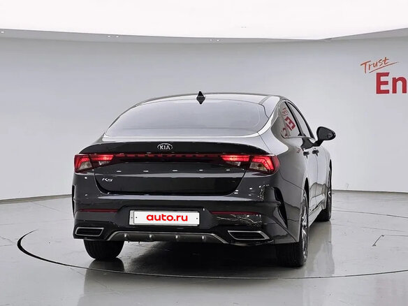 2021 Kia K5 III, чёрный - вид 3