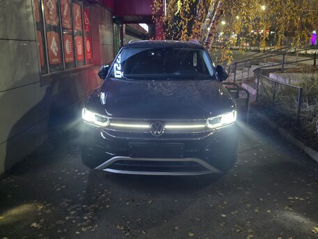 2022 Volkswagen Tiguan Allspace II Рестайлинг, чёрный, 3750000 рублей, вид 3
