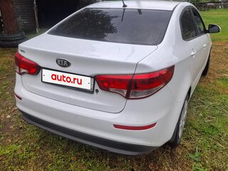 2016 Kia Rio III Рестайлинг, белый, 1130000 рублей, вид 3