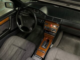1994 Mercedes-Benz E-Класс 220 I (W124), чёрный, 1750000 рублей, вид 5