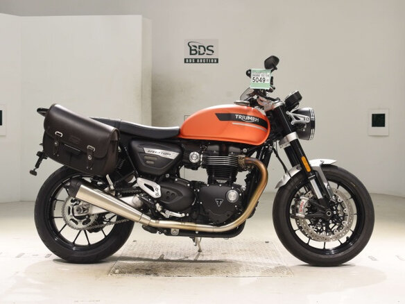 2023 Triumph Speed Twin, оранжевый, 1000000 рублей - вид 1