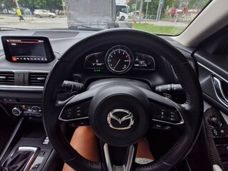 2019 Mazda Axela III Рестайлинг, белый, 1880000 рублей, вид 2