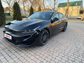 2020 Kia K5 III, чёрный, 3000000 рублей, вид 5