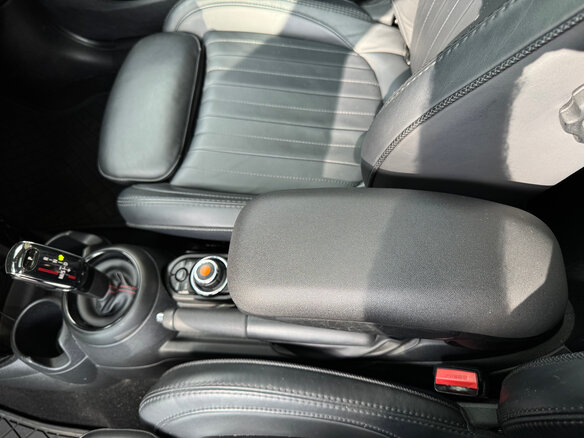 2019 Mini Hatch JCW III (F55/F56) Рестайлинг, серебристый, 3520000 рублей - вид 12