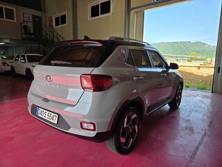 2023 Hyundai Venue I, белый, 1638705 рублей, вид 2