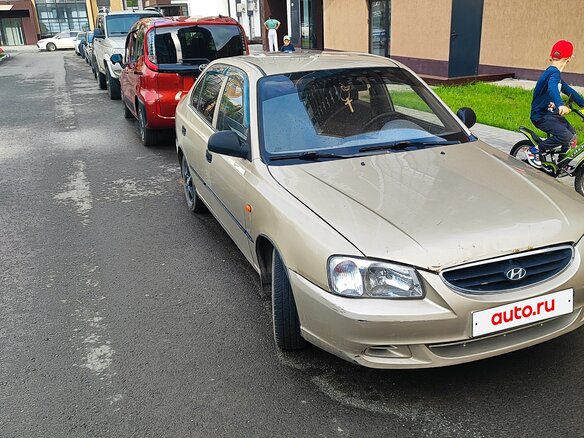 2004 Hyundai Accent ТагАЗ II, бежевый, 220000 рублей - вид 3