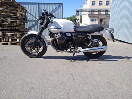 2014 Moto Guzzi V 7, белый, 400000 рублей, вид 1