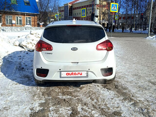 2017 Kia Ceed II Рестайлинг, белый, 1050000 рублей, вид 4