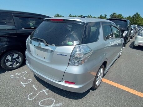 2015 Honda Fit Shuttle I Рестайлинг, серебристый, 692000 рублей, вид 2