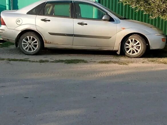 2001 Ford Focus I Рестайлинг, серебристый, 200000 рублей - вид 1