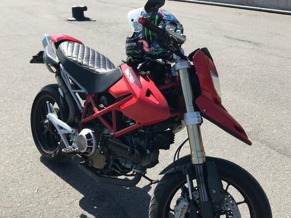 2008 Ducati Hypermotard, красный, 350000 рублей - вид 1