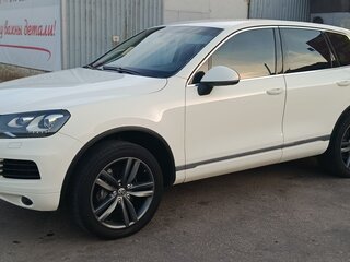 2010 Volkswagen Touareg II, белый, 1850000 рублей, вид 1