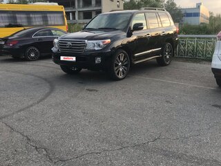 2012 Toyota Land Cruiser 200 Series Рестайлинг 1, чёрный, 5100000 рублей, вид 1