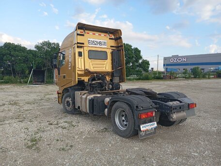2023 IVECO-Hongyan 4x2, жёлтый, 2955450 рублей, вид 4