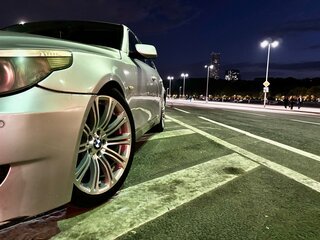 2004 BMW 5 серии 530i V (E60/E61), серебристый, 950000 рублей, вид 2