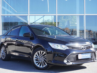 2017 Toyota Camry VII (XV50) Рестайлинг 2, чёрный, 1995000 рублей, вид 3