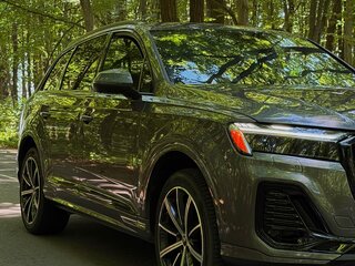 2024 Audi Q7 45 TFSI II (4M) Рестайлинг 2, серый, 4950000 рублей, вид 1