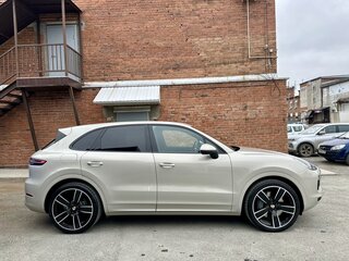 2020 Porsche Cayenne S III, серый, 9450000 рублей, вид 4