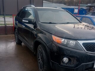 2011 Kia Sorento II, чёрный, 900000 рублей, вид 2