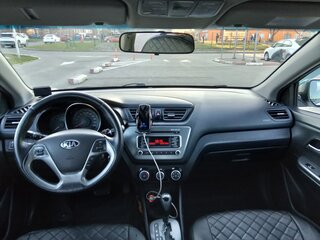 2016 Kia Rio III Рестайлинг, белый, 830000 рублей, вид 2