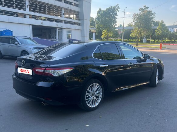 2018 Toyota Camry VIII (XV70), чёрный, 2750000 рублей - вид 2