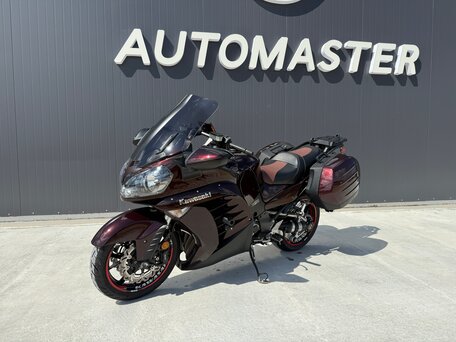 2012 Kawasaki GTR 1400 (Concours 14), красный, 1000000 рублей, вид 4